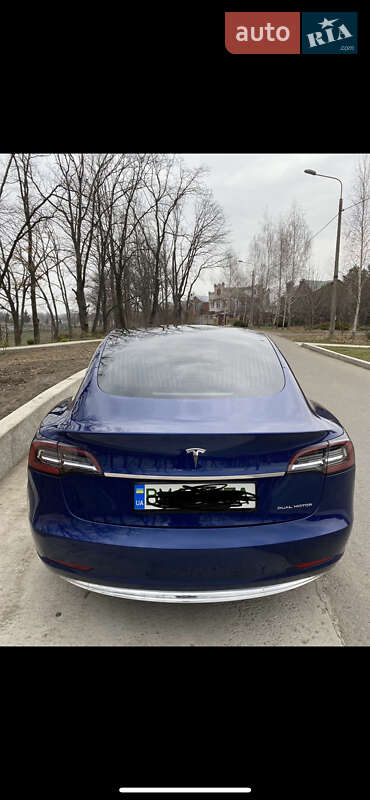 Седан Tesla Model 3 2019 в Сумах