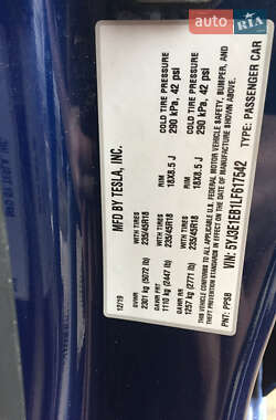 Седан Tesla Model 3 2019 в Сумах