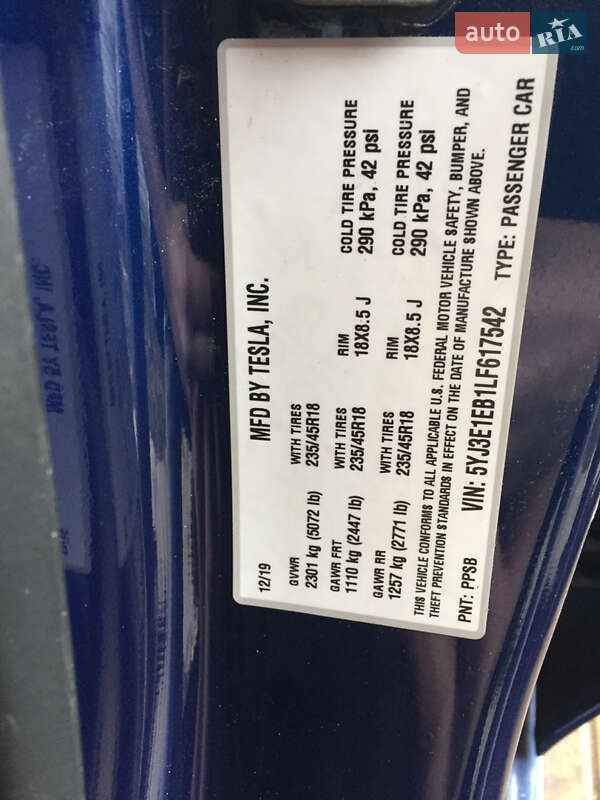 Седан Tesla Model 3 2019 в Сумах