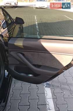 Седан Tesla Model 3 2019 в 