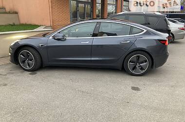 Седан Tesla Model 3 2017 в Днепре