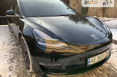Седан Tesla Model 3 2020 в Дніпрі
