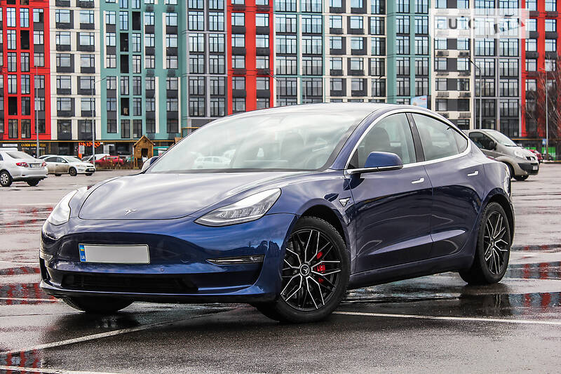 Седан Tesla Model 3 2019 в Києві