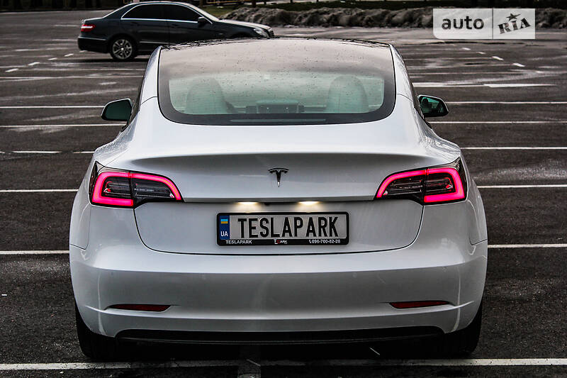 Седан Tesla Model 3 2021 в Киеве фото 7 Седан Tesla Model 3 2021 в Киеве