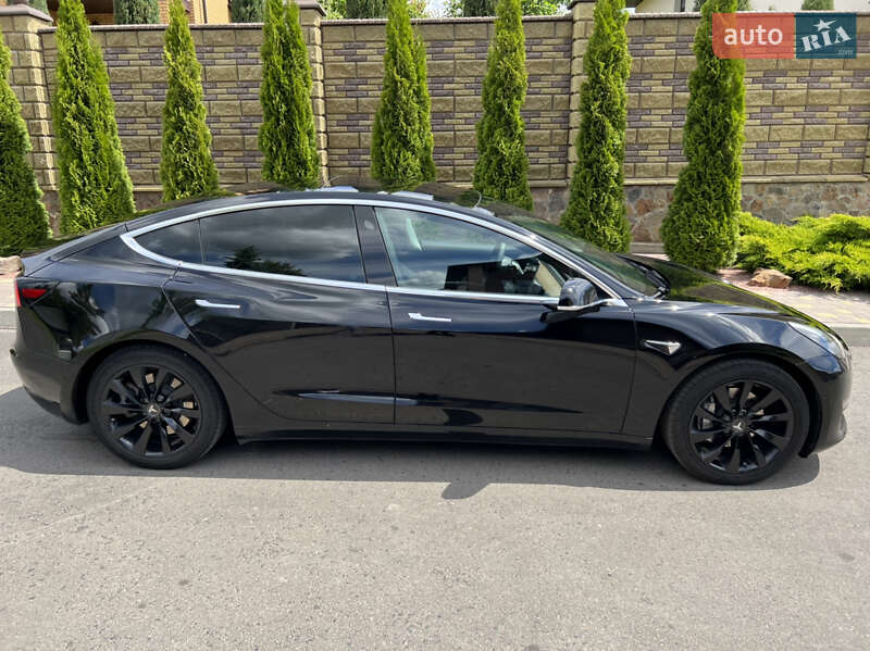 Седан Tesla Model 3 2019 в Ровно