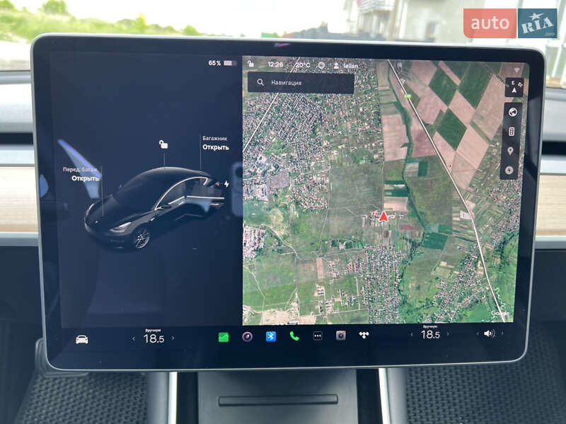 Седан Tesla Model 3 2019 в Ровно