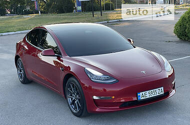 Седан Tesla Model 3 2020 в Кропивницком