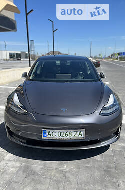 Седан Tesla Model 3 2019 в Луцке