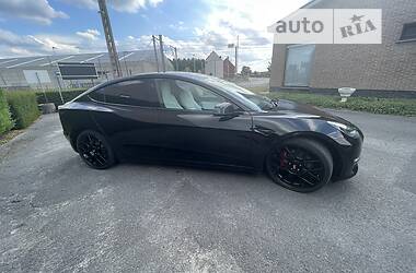 Хэтчбек Tesla Model 3 2018 в 