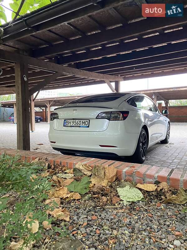 Седан Tesla Model 3 2019 в Одесі