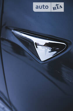 Седан Tesla Model 3 2018 в Кропивницком