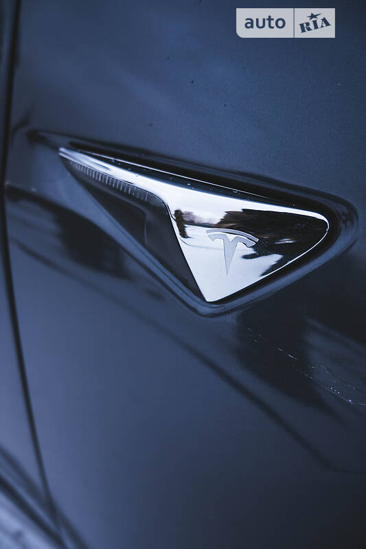 Седан Tesla Model 3 2018 в Кропивницком