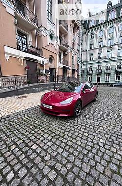 Седан Tesla Model 3 2019 в Киеве