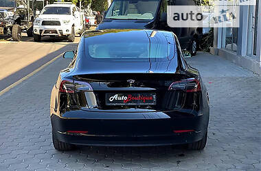 Седан Tesla Model 3 2018 в 