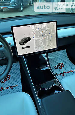 Седан Tesla Model 3 2018 в 