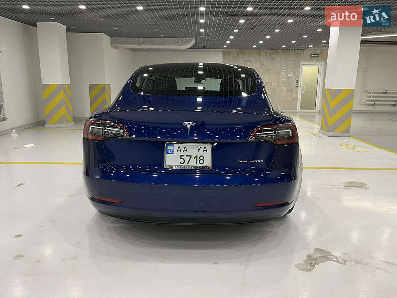 Седан Tesla Model 3 2018 в Киеве