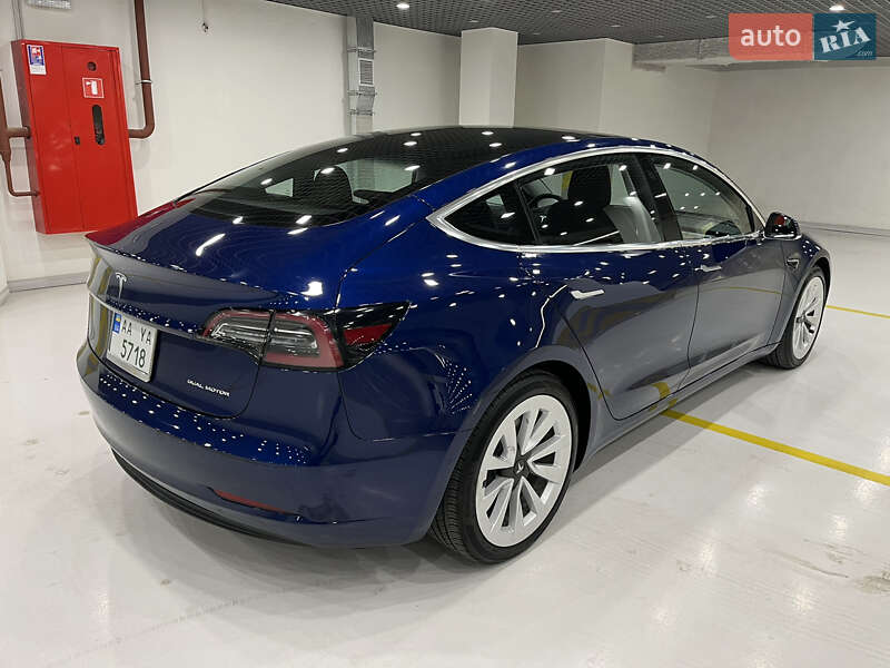 Седан Tesla Model 3 2018 в Киеве