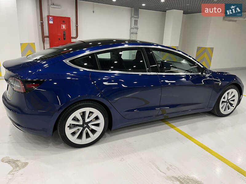 Седан Tesla Model 3 2018 в Киеве