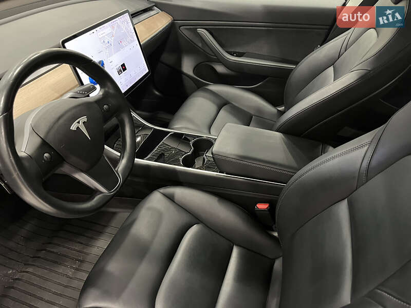Седан Tesla Model 3 2018 в Києві