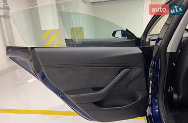 Седан Tesla Model 3 2018 в Киеве