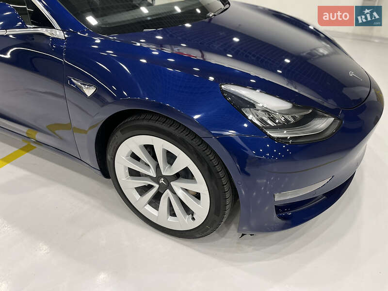 Седан Tesla Model 3 2018 в Киеве