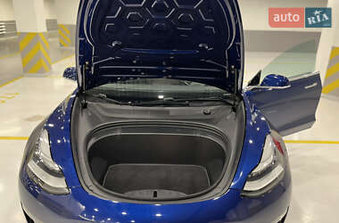 Седан Tesla Model 3 2018 в Киеве
