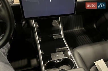 Седан Tesla Model 3 2018 в Киеве