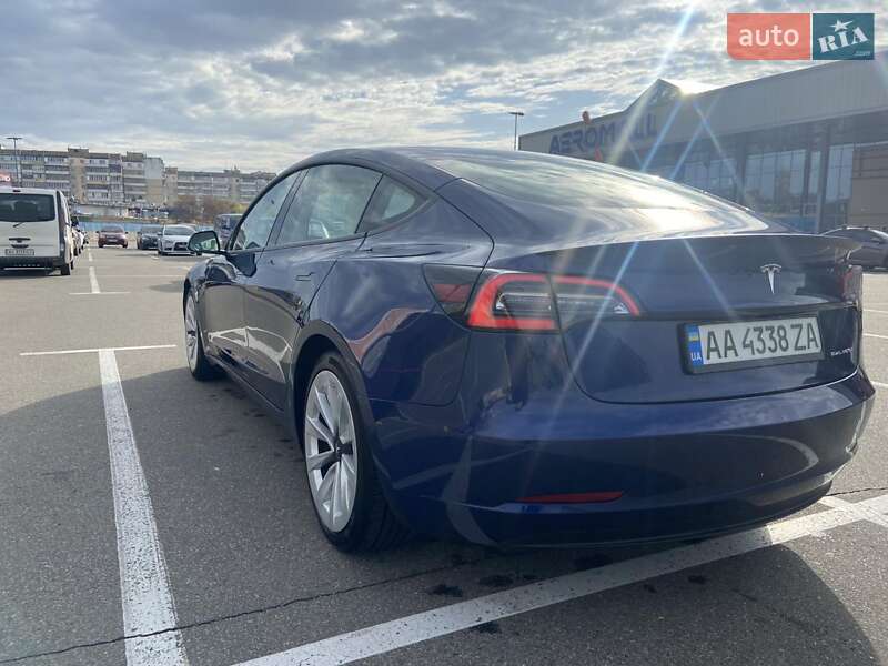Седан Tesla Model 3 2020 в Киеве