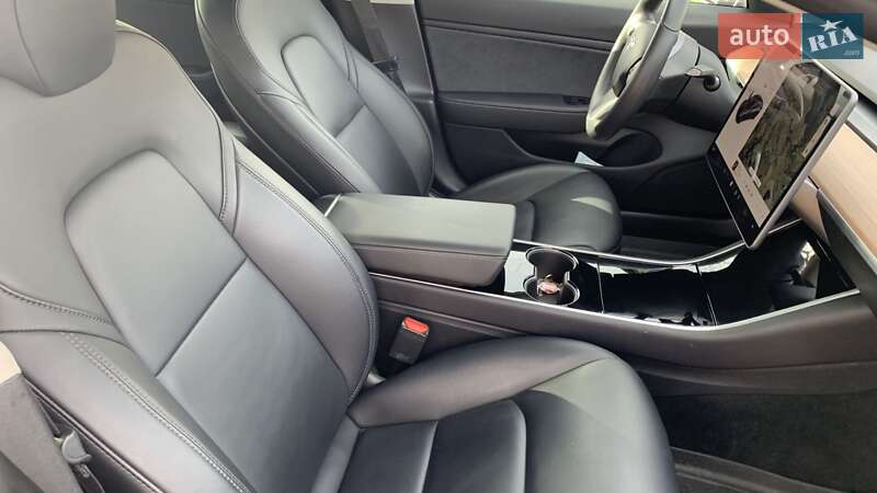 Седан Tesla Model 3 2019 в Чернівцях фото 13 Седан Tesla Model 3 2019 в Чернівцях