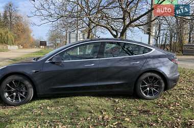 Седан Tesla Model 3 2019 в Черновцах