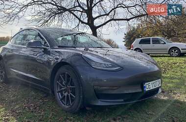 Седан Tesla Model 3 2019 в Черновцах