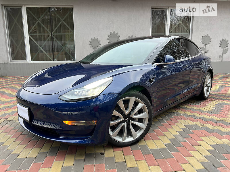 Седан Tesla Model 3 2018 в Дніпрі