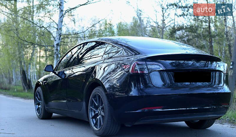 Седан Tesla Model 3 2018 в Львові