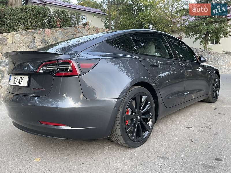 Седан Tesla Model 3 2018 в Кропивницком