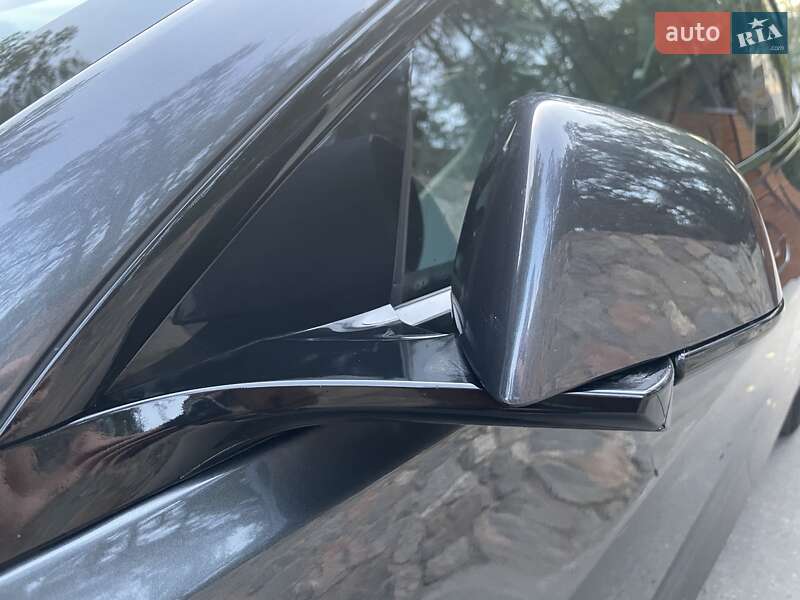 Седан Tesla Model 3 2018 в Кропивницком