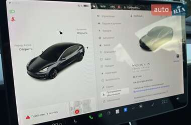 Седан Tesla Model 3 2018 в 