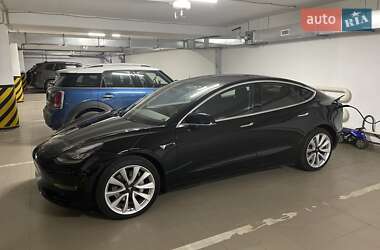 Седан Tesla Model 3 2019 в 