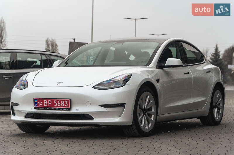 Седан Tesla Model 3 2021 в Ужгороді