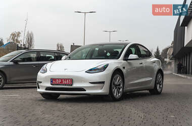 Седан Tesla Model 3 2021 в 