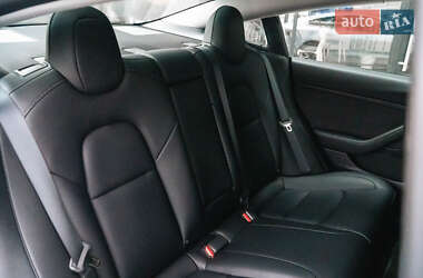 Седан Tesla Model 3 2021 в 