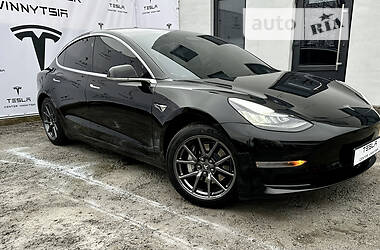 Седан Tesla Model 3 2020 в Вінниці