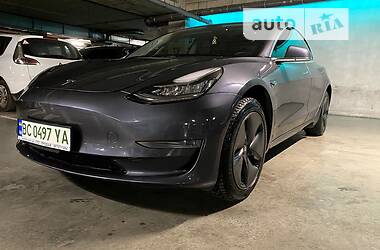 Седан Tesla Model 3 2020 в 