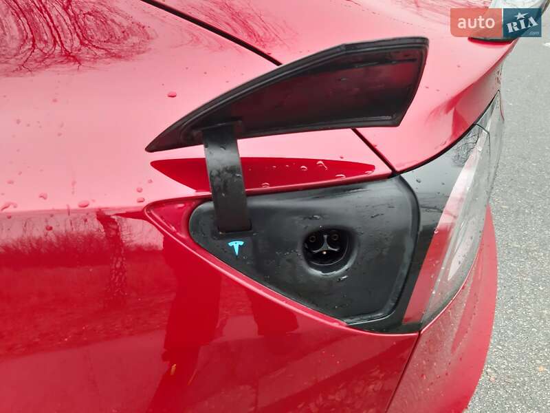 Седан Tesla Model 3 2019 в Запоріжжі