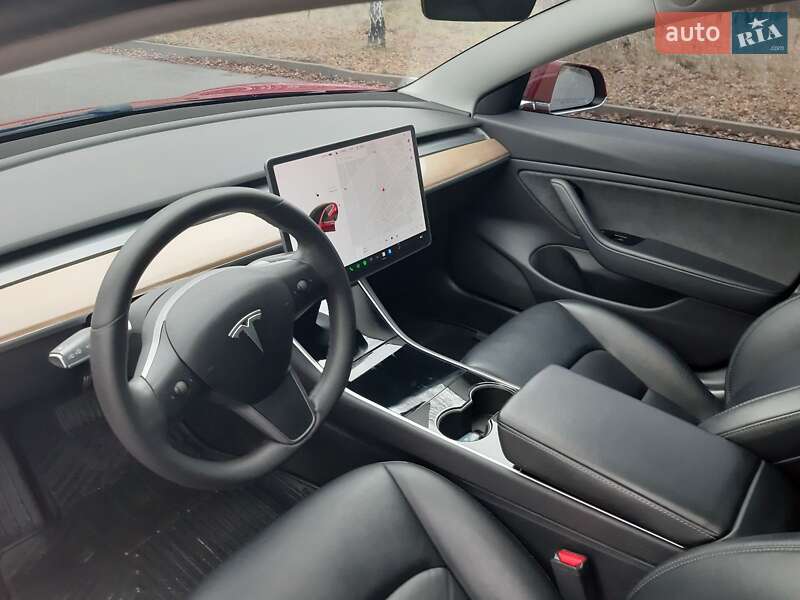 Седан Tesla Model 3 2019 в Запоріжжі