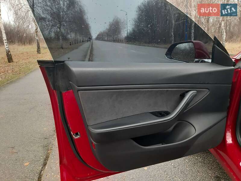 Седан Tesla Model 3 2019 в Дніпрі