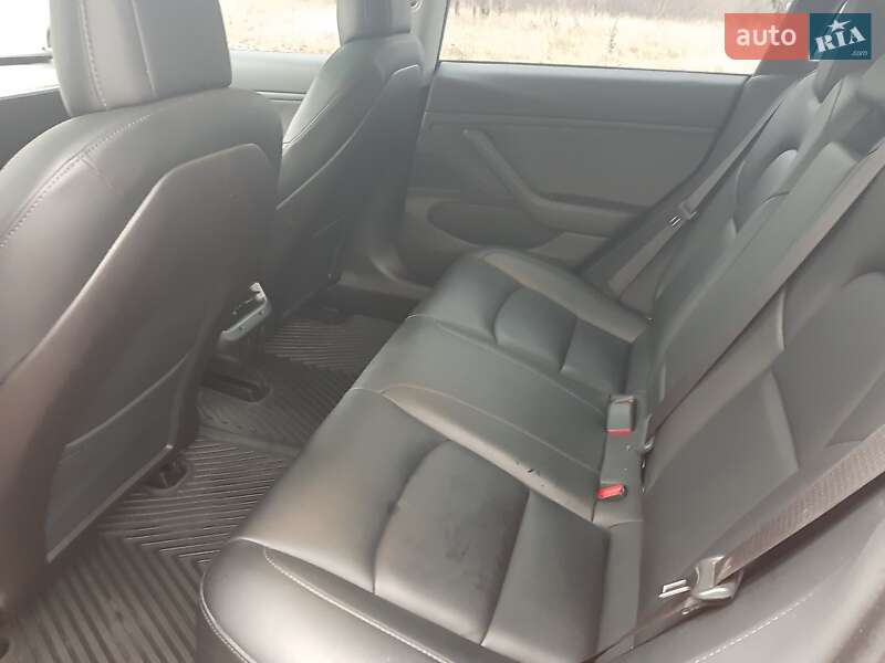 Седан Tesla Model 3 2019 в Запоріжжі