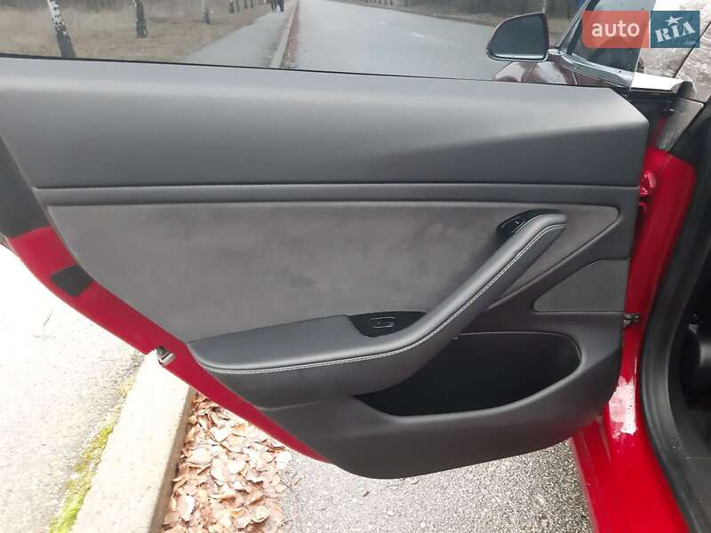 Седан Tesla Model 3 2019 в Дніпрі