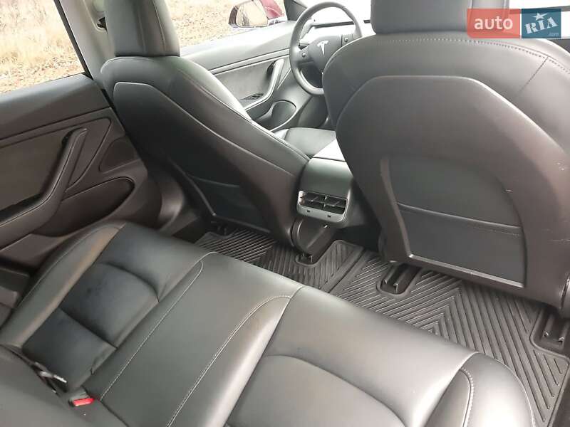 Седан Tesla Model 3 2019 в Запоріжжі