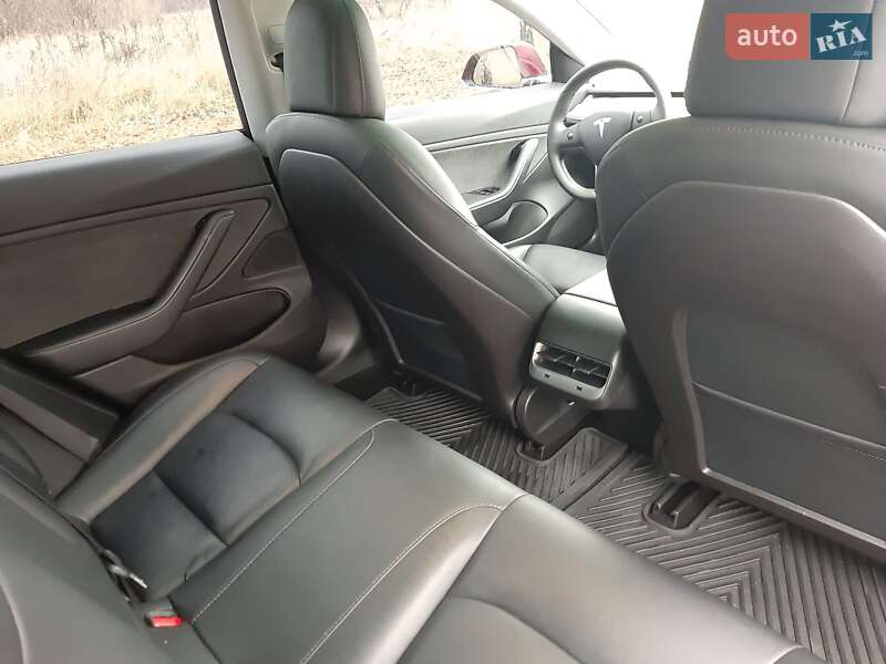Седан Tesla Model 3 2019 в Запоріжжі