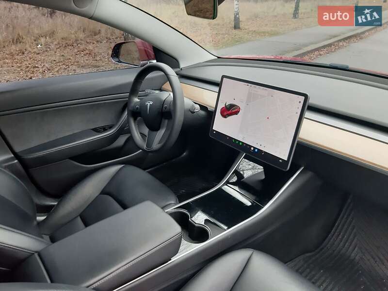 Седан Tesla Model 3 2019 в Дніпрі